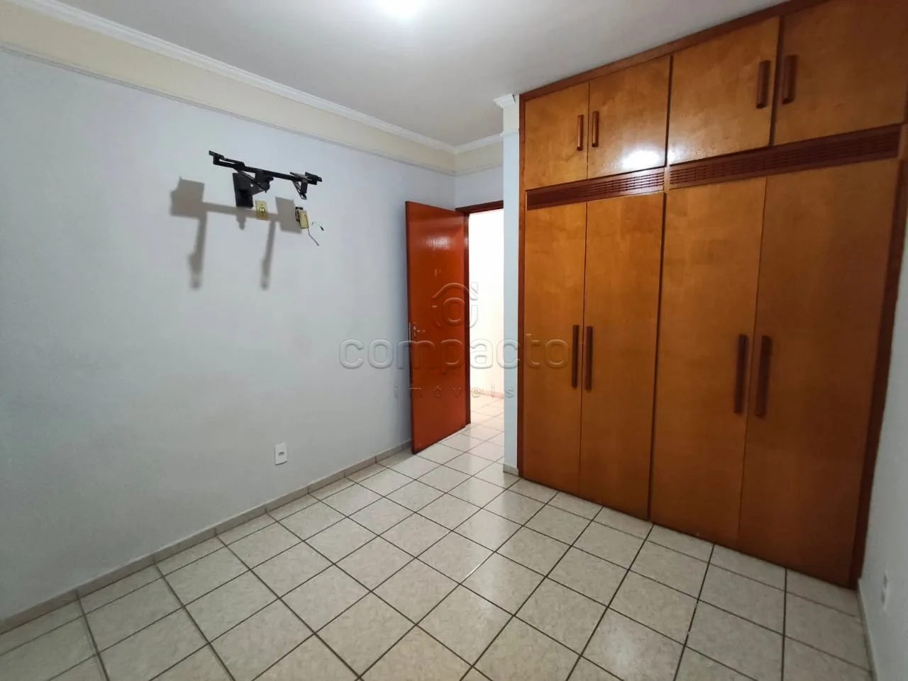 Alugar Apartamento / Padr&atilde;o em S&atilde;o Jos&eacute; do Rio Preto R$ 1.500,00 - Foto 14