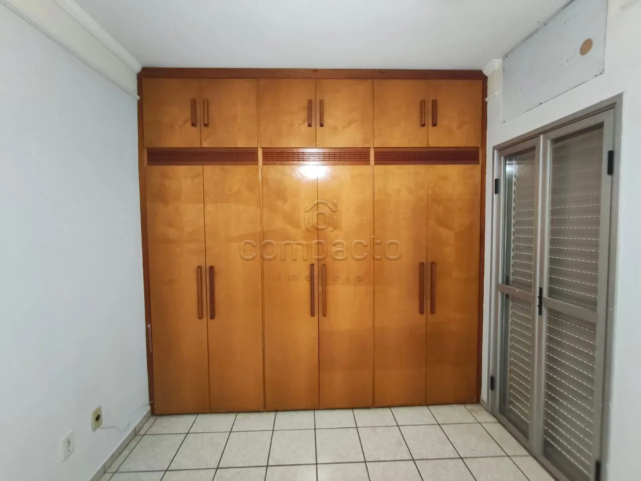Alugar Apartamento / Padr&atilde;o em S&atilde;o Jos&eacute; do Rio Preto R$ 1.500,00 - Foto 18