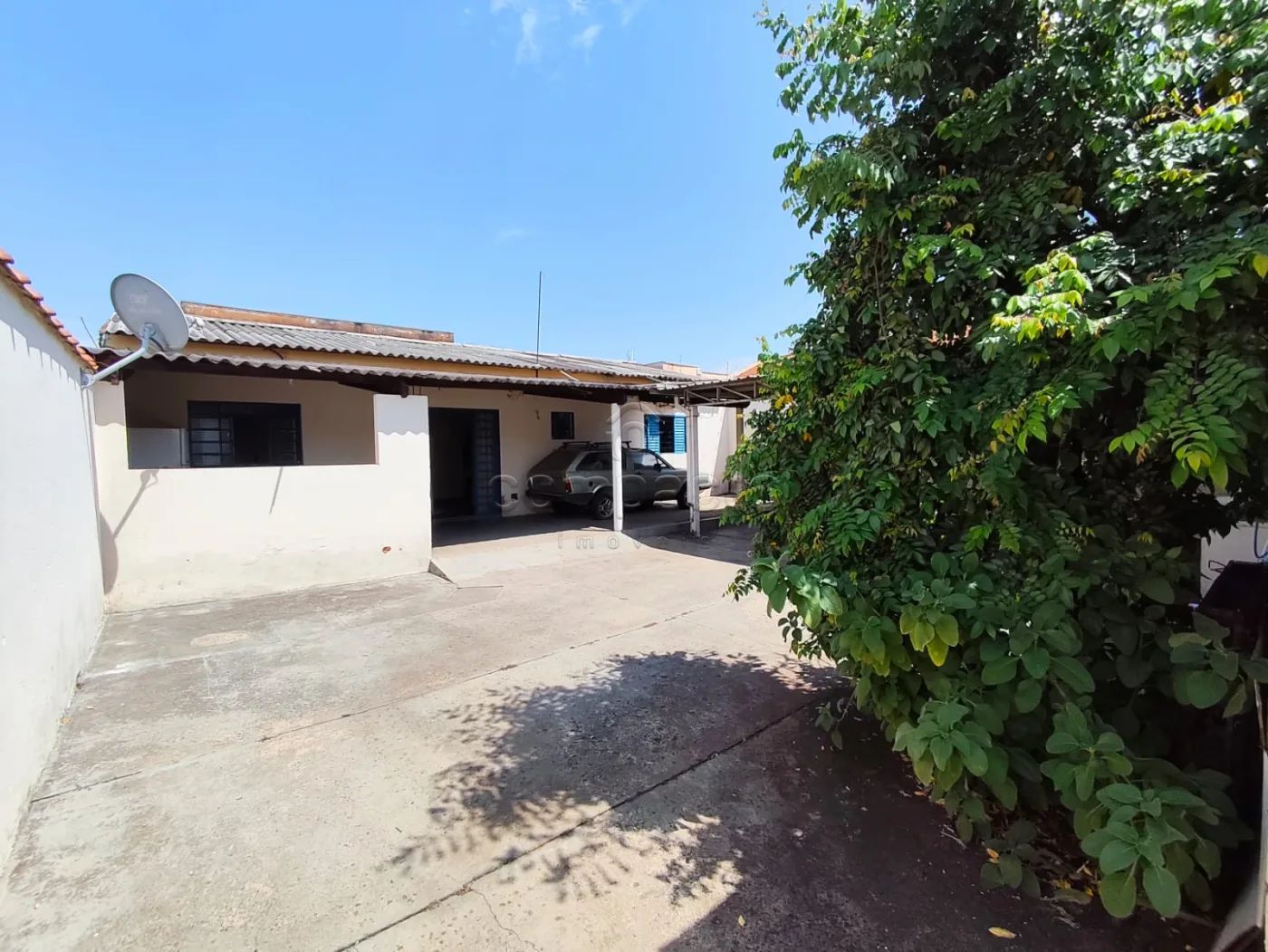 Alugar Casa / Padr&atilde;o em S&atilde;o Jos&eacute; do Rio Preto R$ 1.760,00 - Foto 1