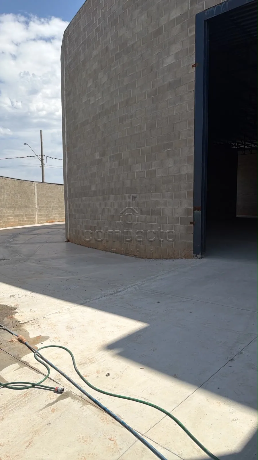 Alugar Comercial / Barrac&atilde;o em Condom&iacute;nio em S&atilde;o Jos&eacute; do Rio Preto R$ 20.000,00 - Foto 2