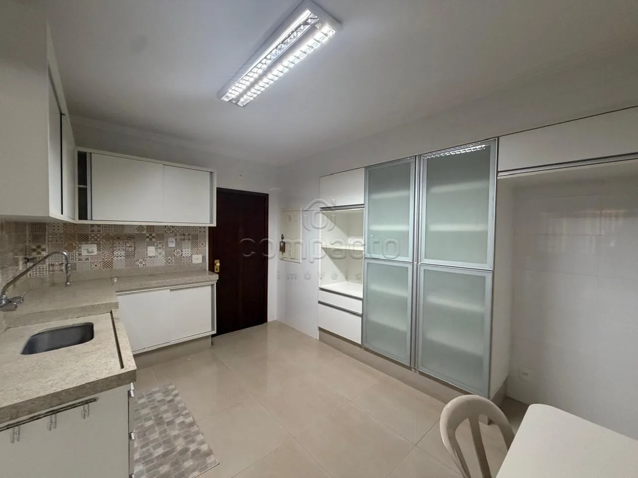 Alugar Apartamento / Padr&atilde;o em S&atilde;o Jos&eacute; do Rio Preto R$ 3.300,00 - Foto 19