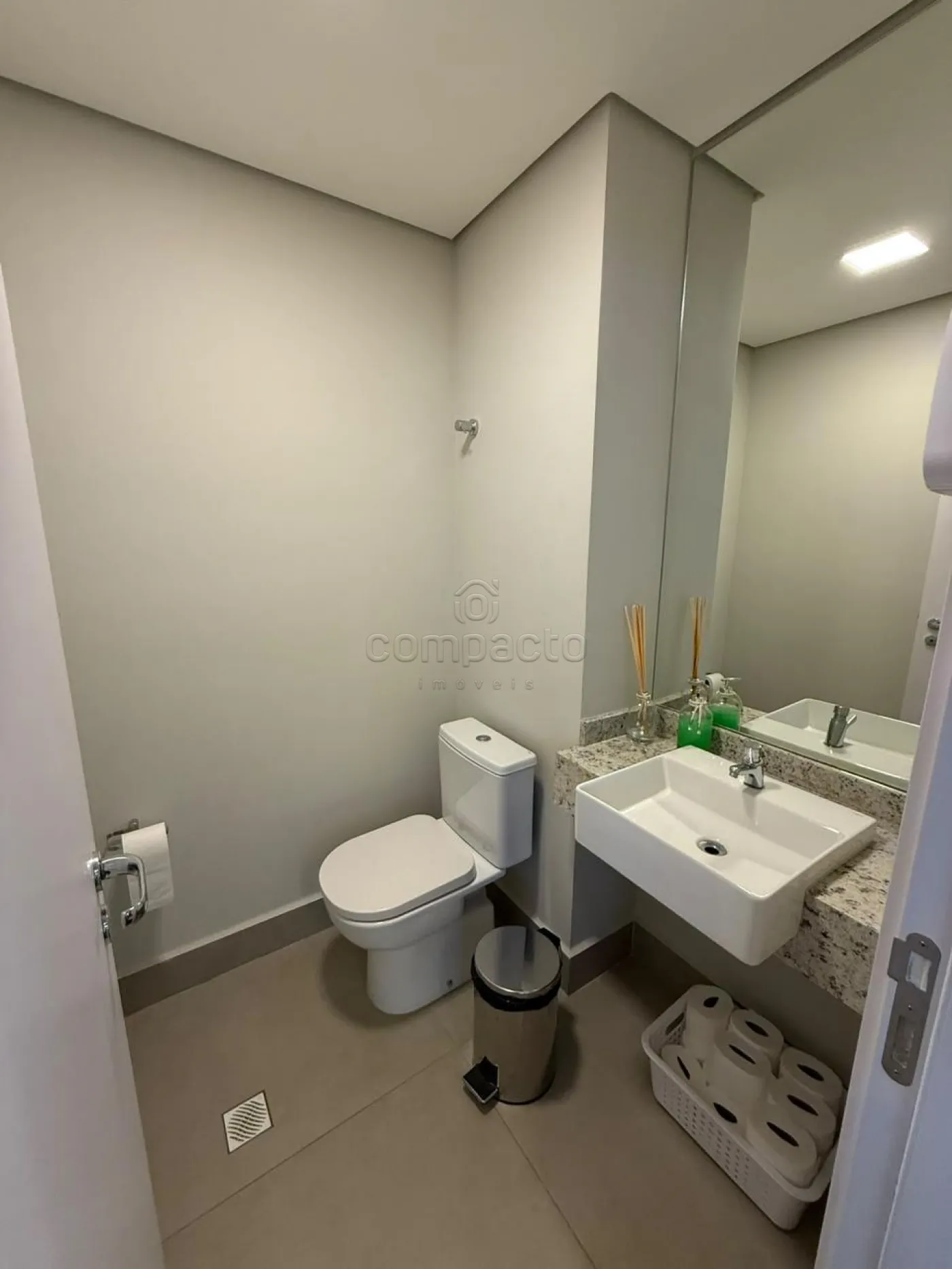 Alugar Comercial / SalaLoja Condom&iacute;nio em S&atilde;o Jos&eacute; do Rio Preto R$ 13.200,00 - Foto 24