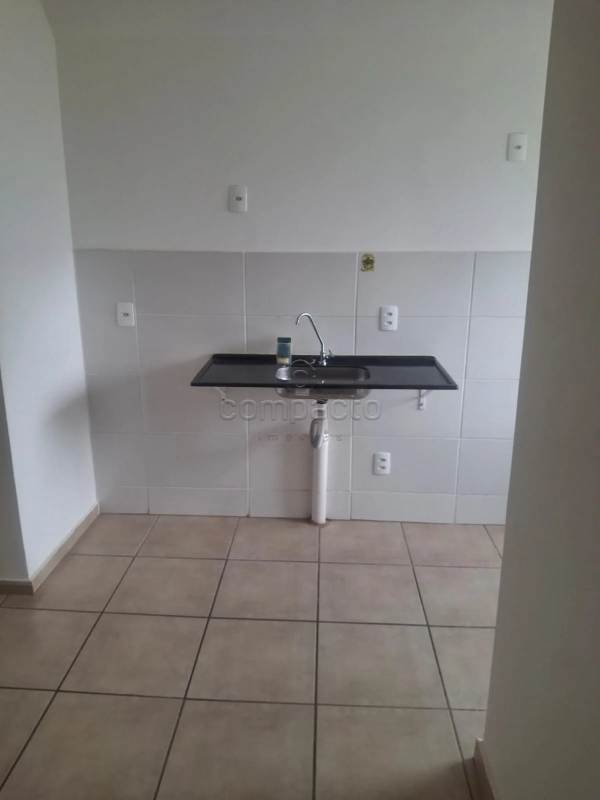 Alugar Apartamento / Padr&atilde;o em S&atilde;o Jos&eacute; do Rio Preto R$ 1.400,00 - Foto 4