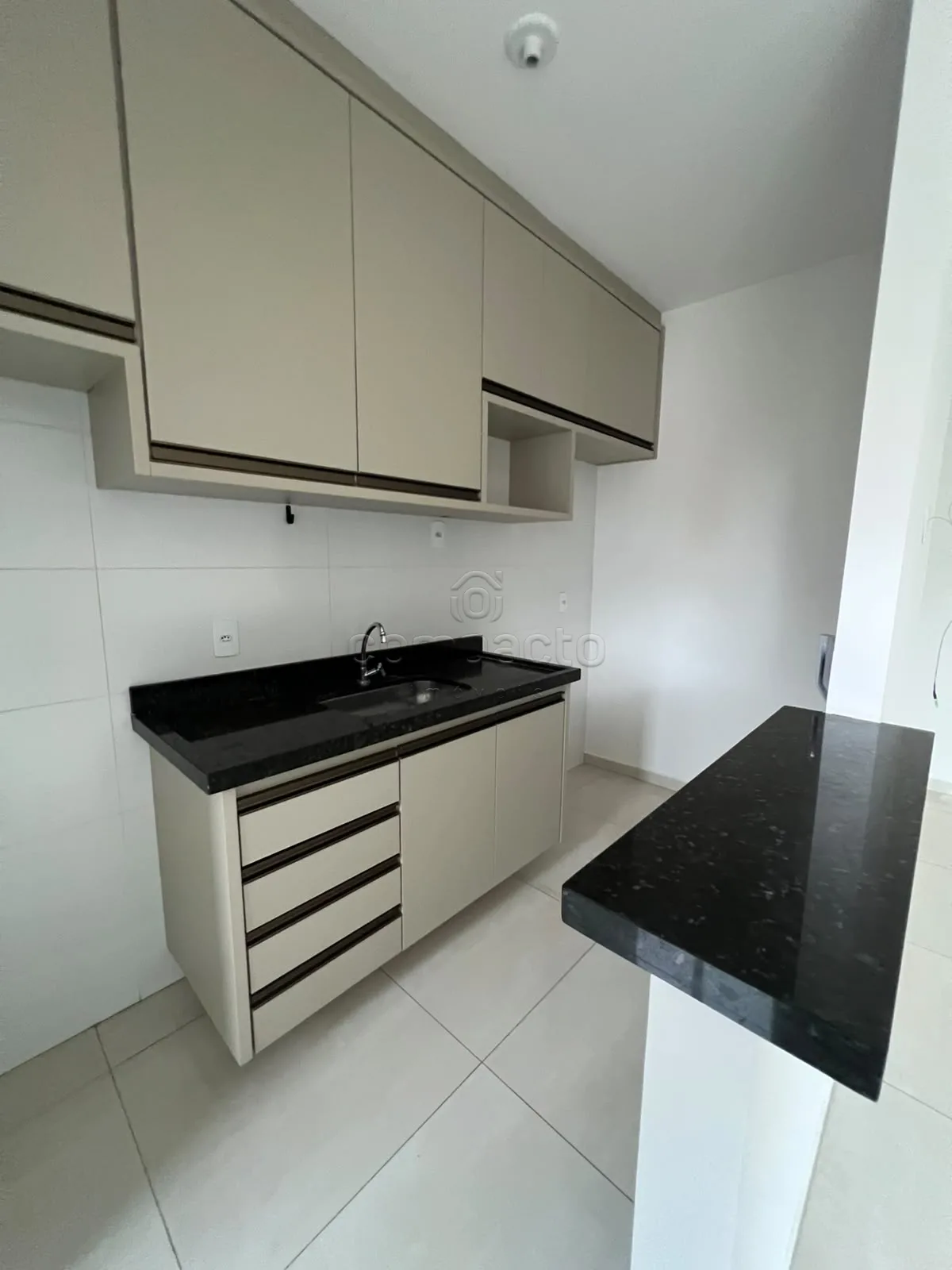 Alugar Apartamento / Padr&atilde;o em S&atilde;o Jos&eacute; do Rio Preto R$ 1.800,00 - Foto 9