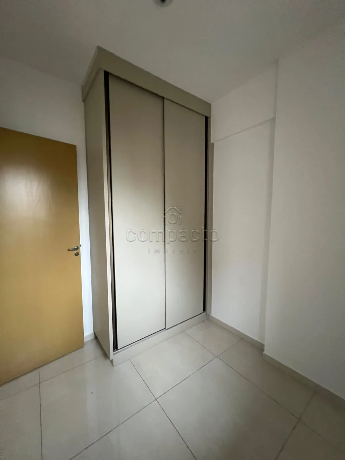 Alugar Apartamento / Padr&atilde;o em S&atilde;o Jos&eacute; do Rio Preto R$ 1.800,00 - Foto 17