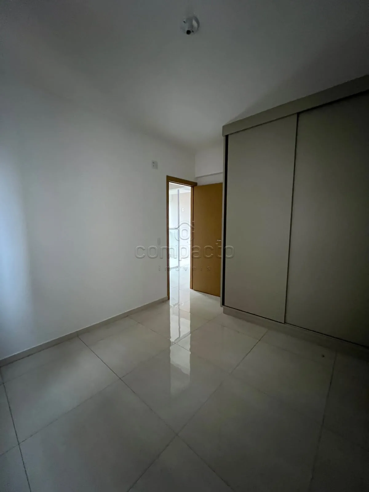 Alugar Apartamento / Padr&atilde;o em S&atilde;o Jos&eacute; do Rio Preto R$ 1.800,00 - Foto 12