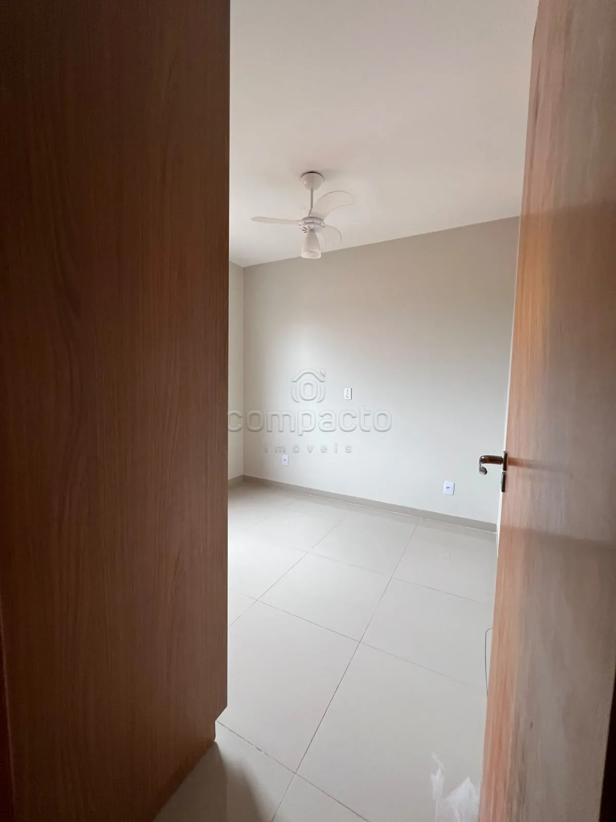Alugar Apartamento / Padr&atilde;o em S&atilde;o Jos&eacute; do Rio Preto R$ 2.200,00 - Foto 15