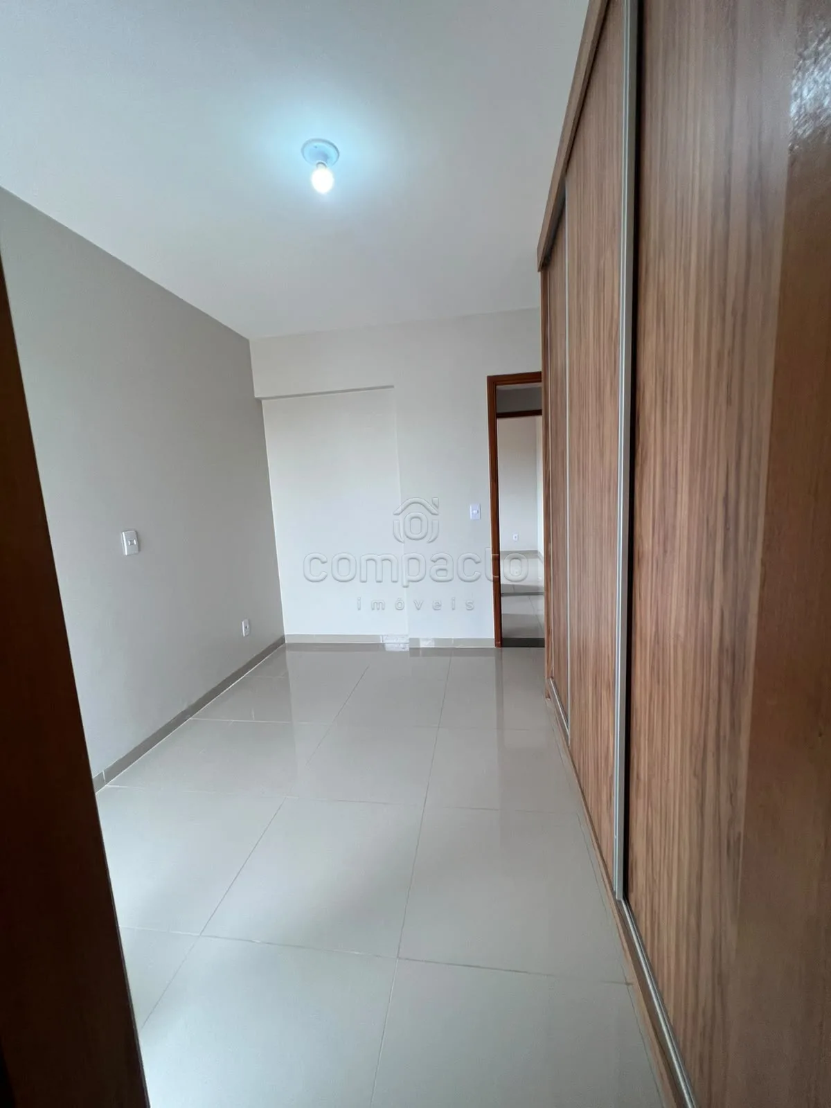 Alugar Apartamento / Padr&atilde;o em S&atilde;o Jos&eacute; do Rio Preto R$ 2.200,00 - Foto 14