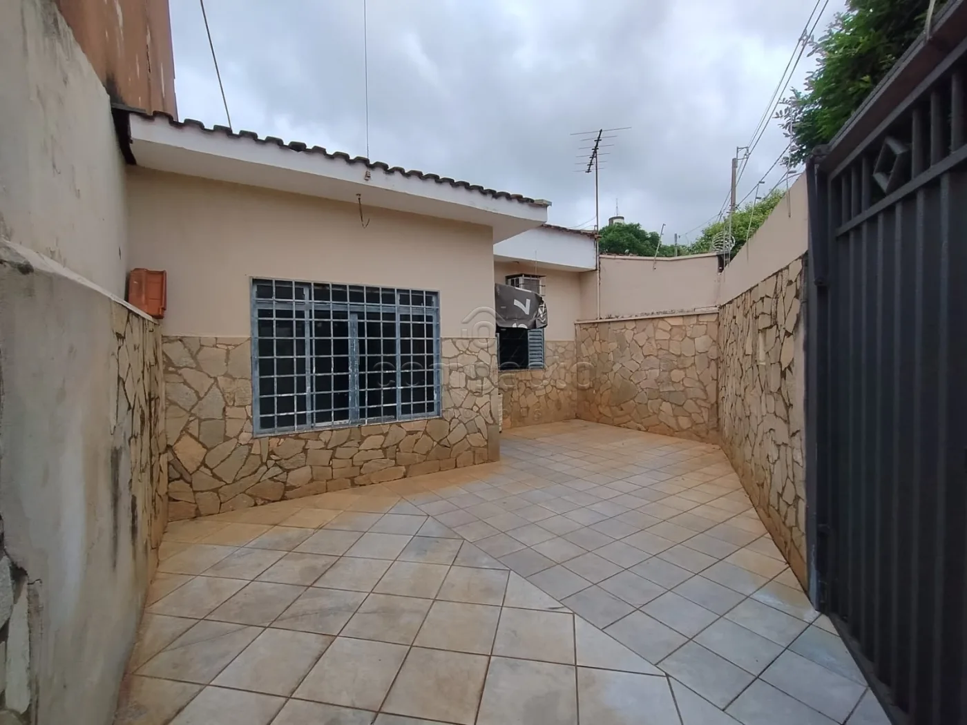 Alugar Casa / Padr&atilde;o em S&atilde;o Jos&eacute; do Rio Preto R$ 2.500,00 - Foto 2