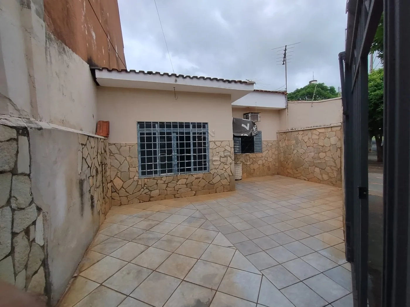 Alugar Casa / Padr&atilde;o em S&atilde;o Jos&eacute; do Rio Preto R$ 2.500,00 - Foto 3