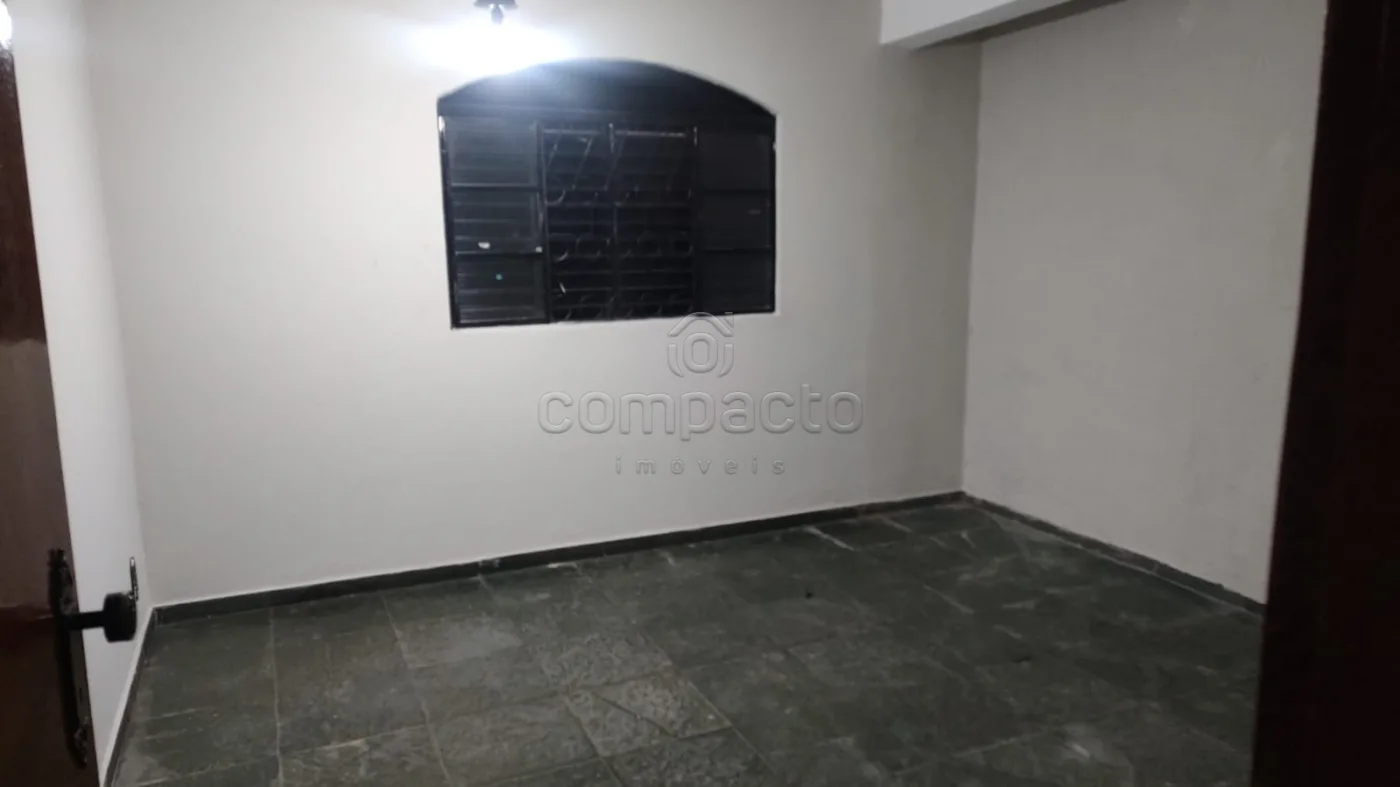 Alugar Casa / Padr&atilde;o em S&atilde;o Jos&eacute; do Rio Preto R$ 1.500,00 - Foto 4