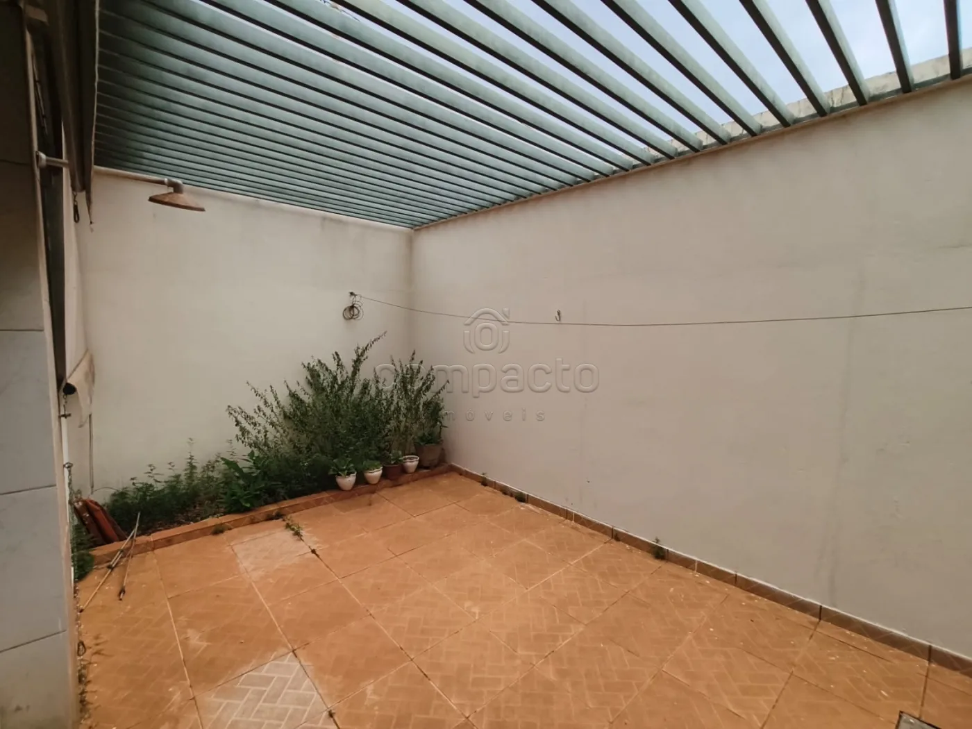 Alugar Casa / Condom&iacute;nio em S&atilde;o Jos&eacute; do Rio Preto R$ 1.900,00 - Foto 17