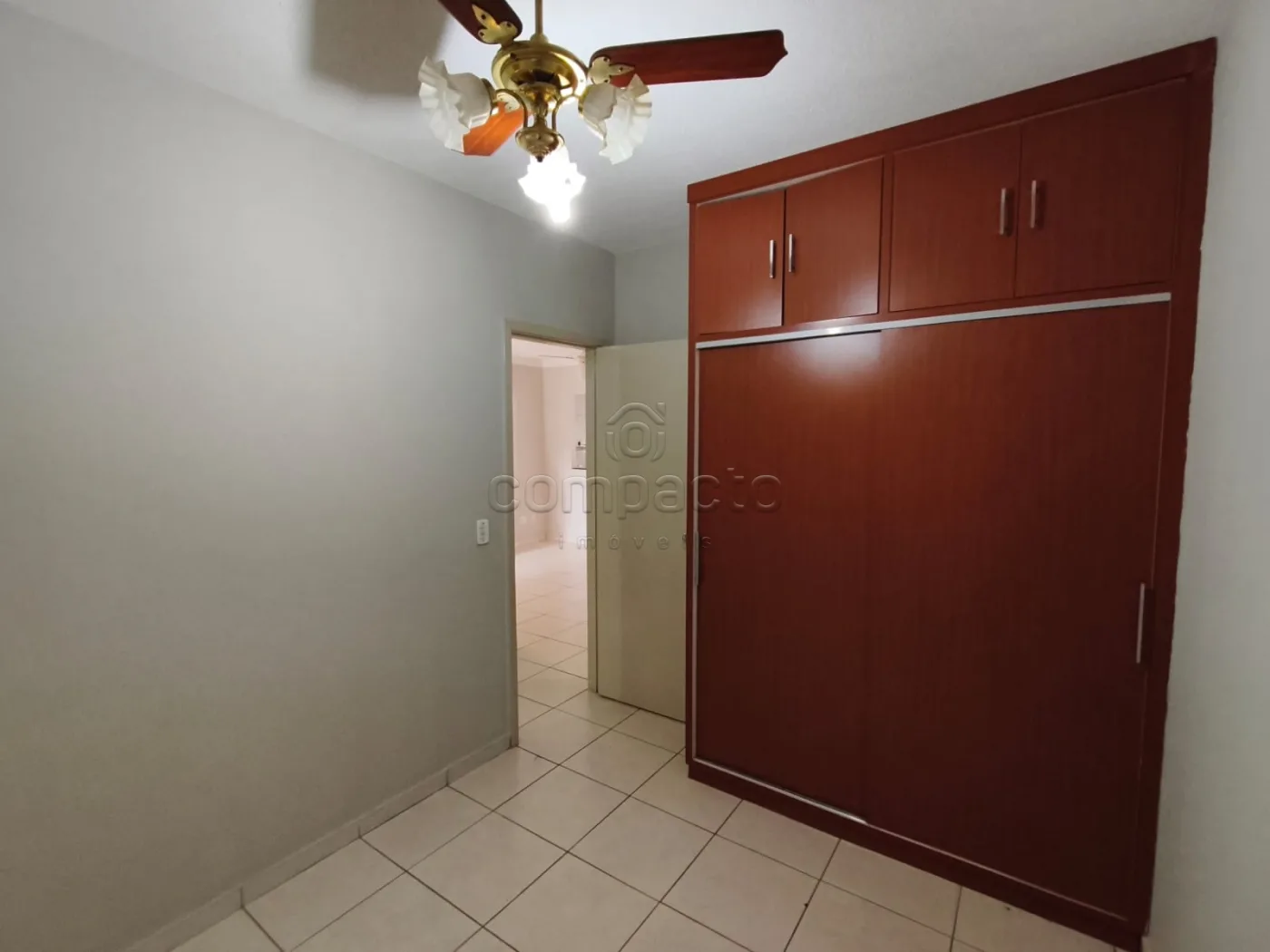 Alugar Casa / Condom&iacute;nio em S&atilde;o Jos&eacute; do Rio Preto R$ 1.900,00 - Foto 10