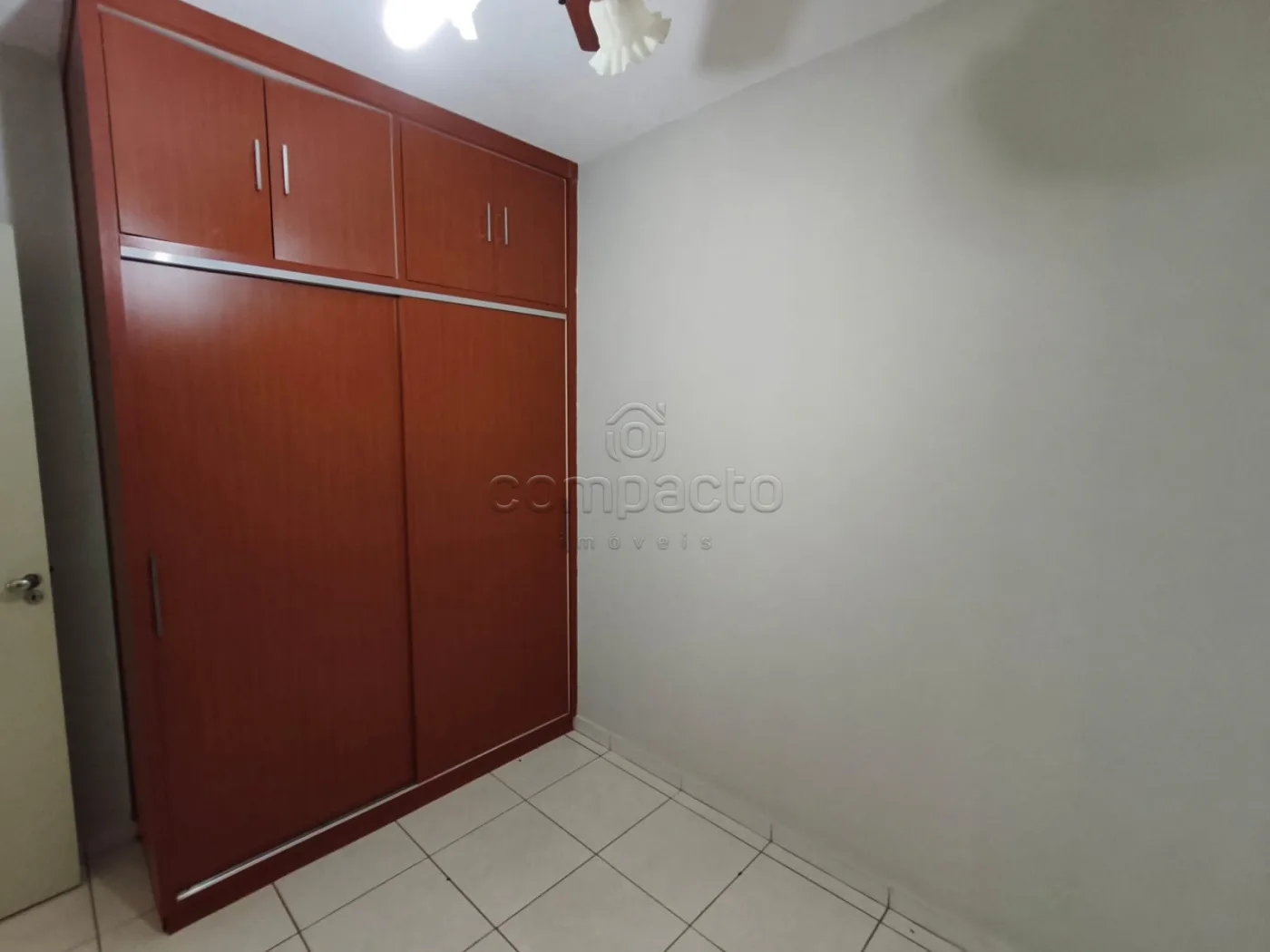 Alugar Casa / Condom&iacute;nio em S&atilde;o Jos&eacute; do Rio Preto R$ 1.900,00 - Foto 9