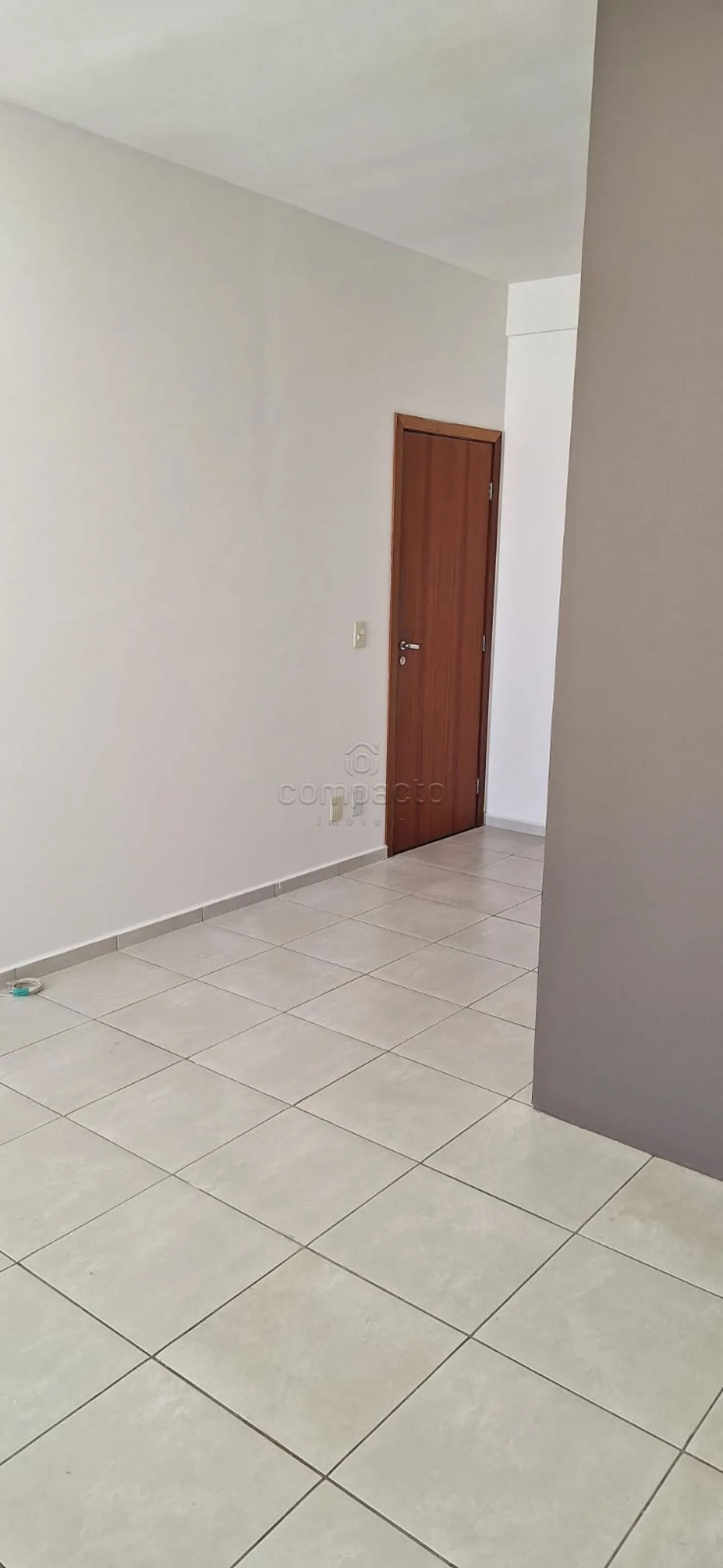 Alugar Comercial / SalaLoja Condom&iacute;nio em S&atilde;o Jos&eacute; do Rio Preto R$ 1.800,00 - Foto 2