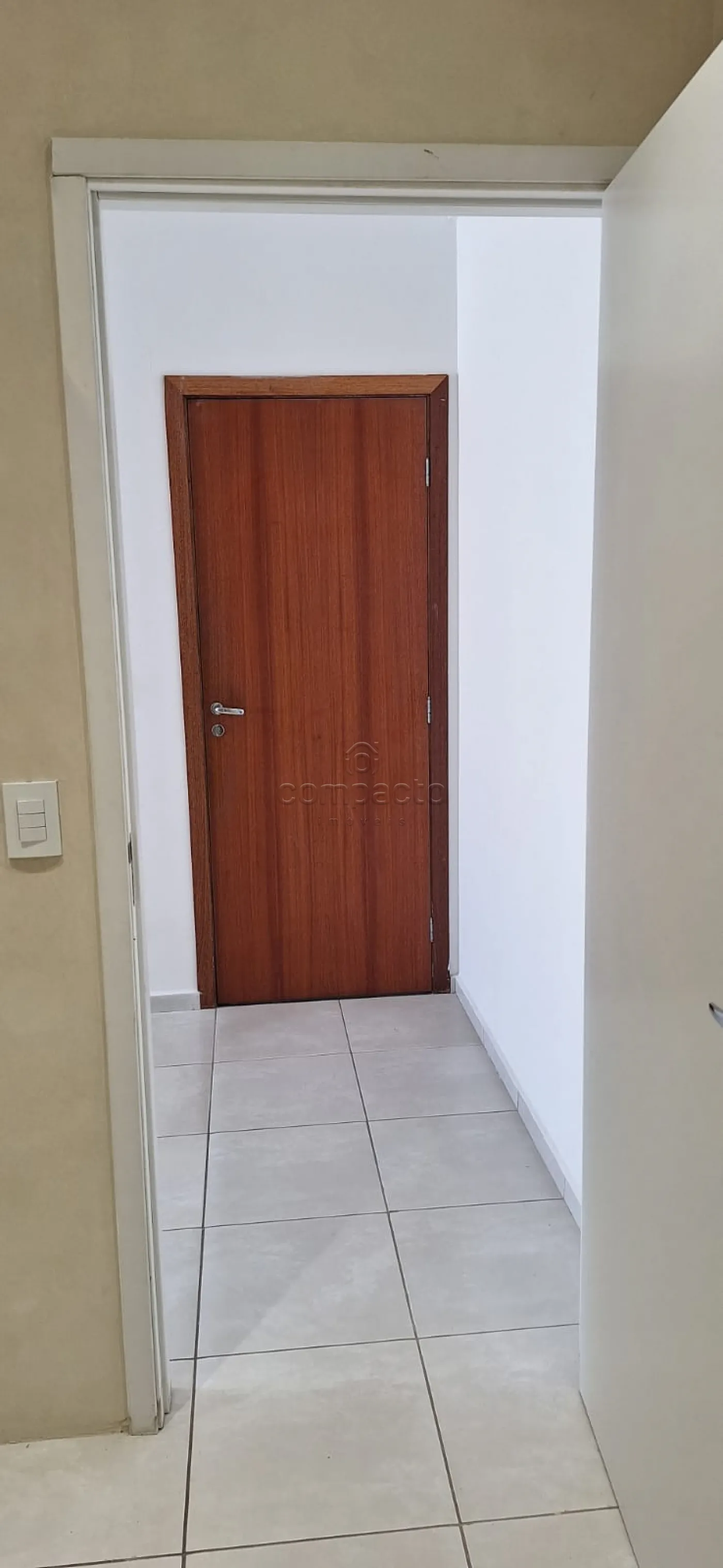 Alugar Comercial / SalaLoja Condom&iacute;nio em S&atilde;o Jos&eacute; do Rio Preto R$ 1.800,00 - Foto 4