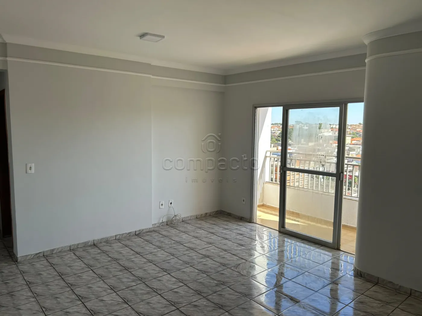 Apartamento 2 Dormitórios (1 Suíte) | Sacada | Excelente Distribuição