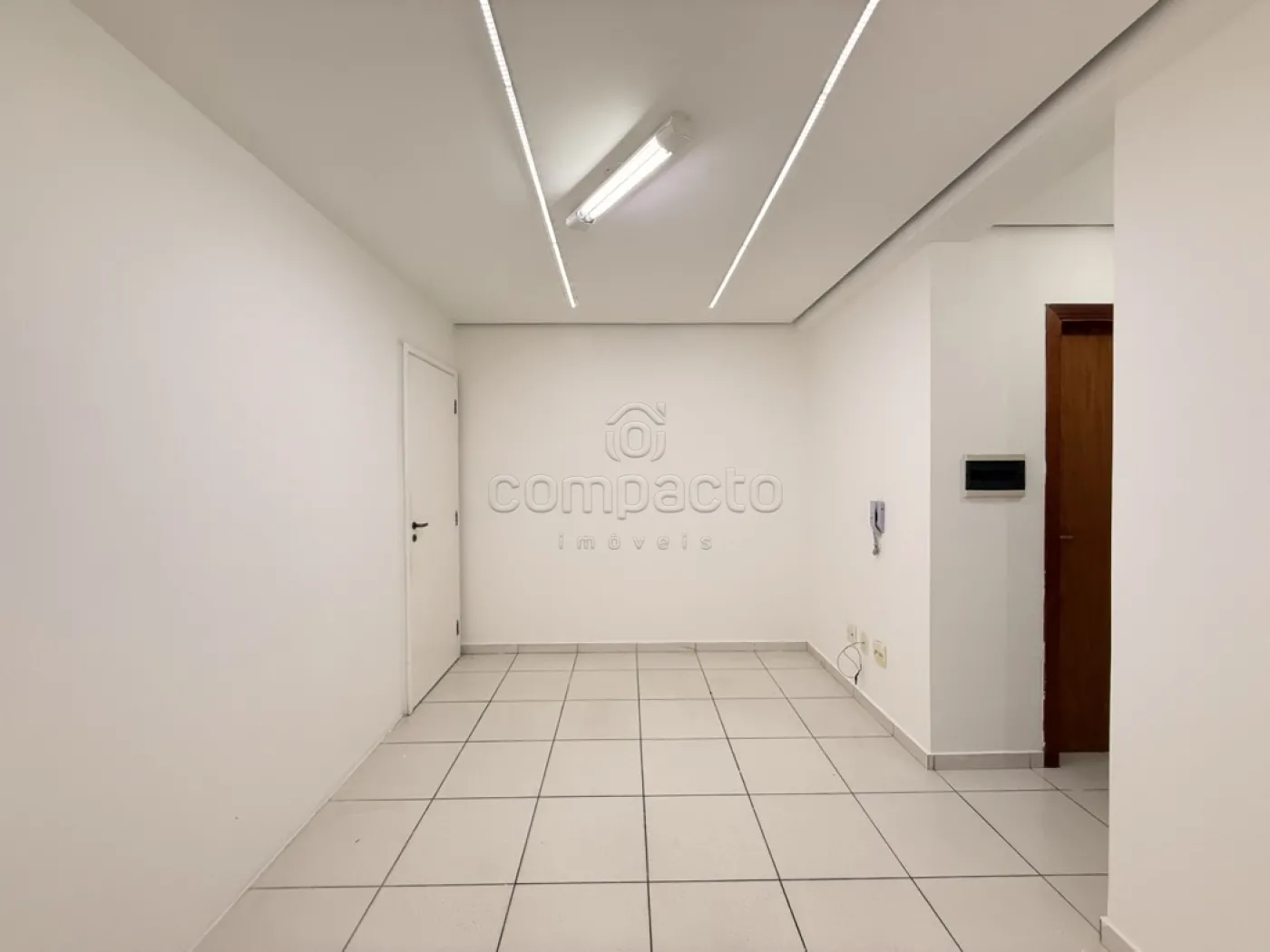 Alugar Comercial / SalaLoja Condom&iacute;nio em S&atilde;o Jos&eacute; do Rio Preto R$ 1.500,00 - Foto 2