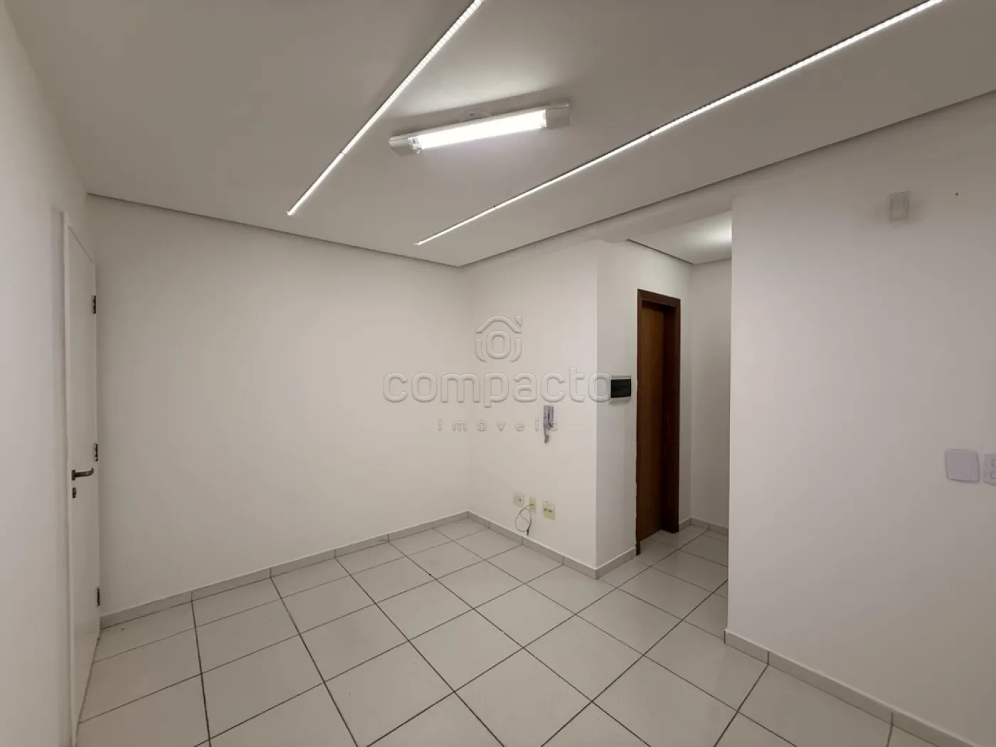 Alugar Comercial / SalaLoja Condom&iacute;nio em S&atilde;o Jos&eacute; do Rio Preto R$ 1.500,00 - Foto 3
