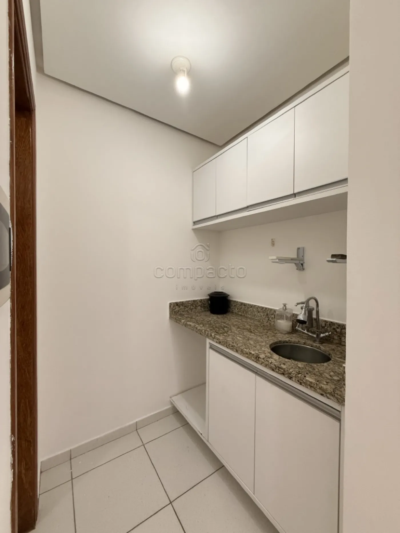 Alugar Comercial / SalaLoja Condom&iacute;nio em S&atilde;o Jos&eacute; do Rio Preto R$ 1.500,00 - Foto 7