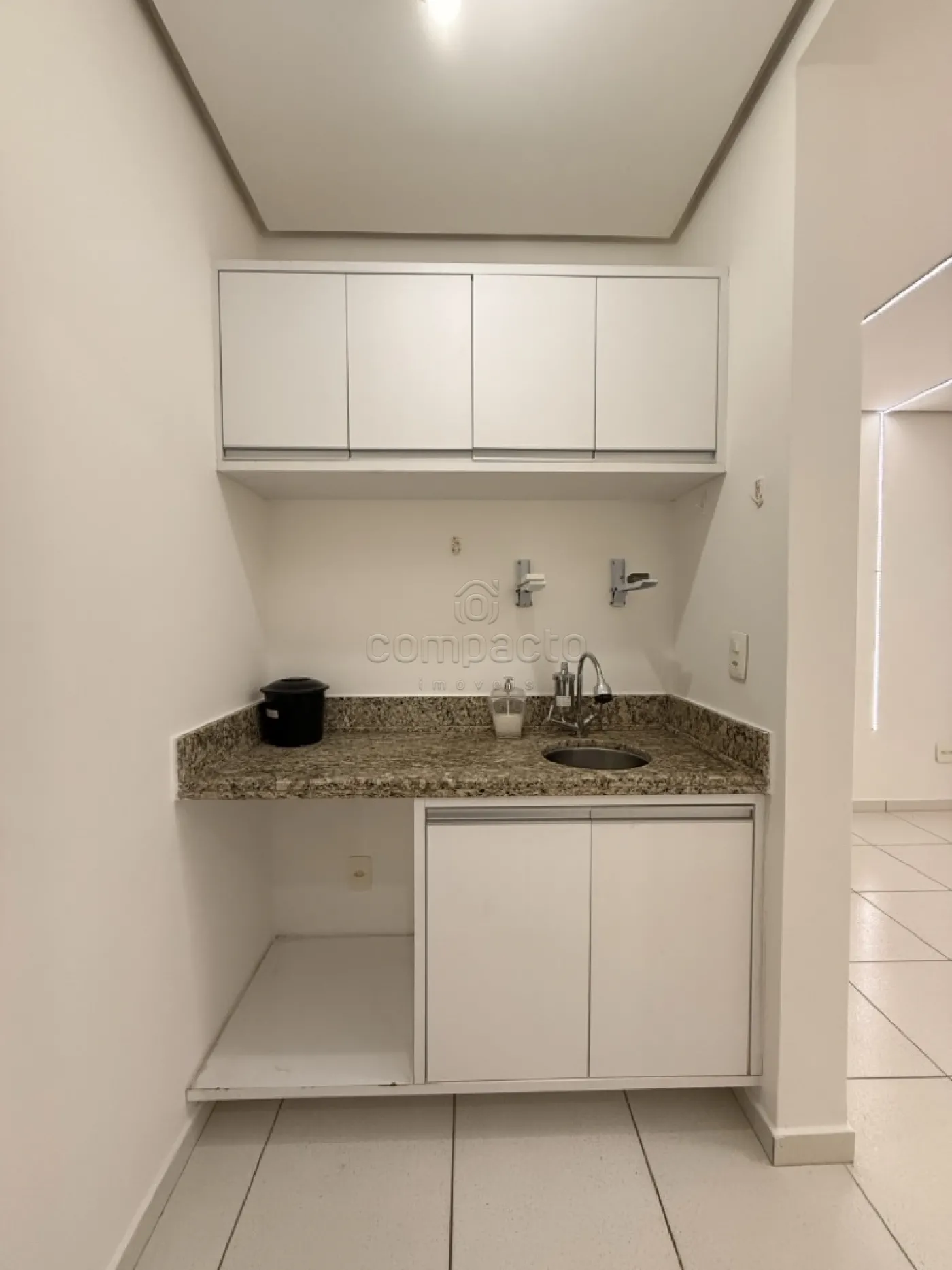 Alugar Comercial / SalaLoja Condom&iacute;nio em S&atilde;o Jos&eacute; do Rio Preto R$ 1.500,00 - Foto 8