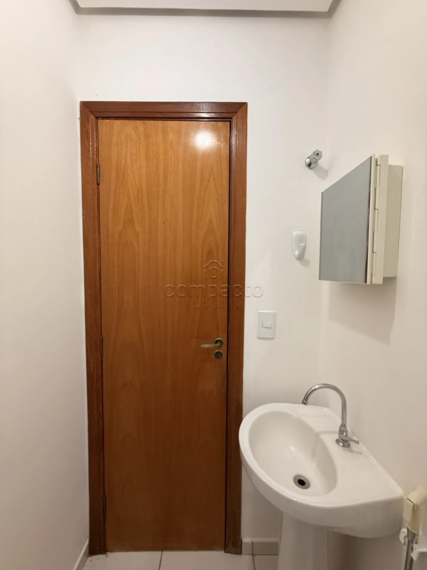 Alugar Comercial / SalaLoja Condom&iacute;nio em S&atilde;o Jos&eacute; do Rio Preto R$ 1.500,00 - Foto 10