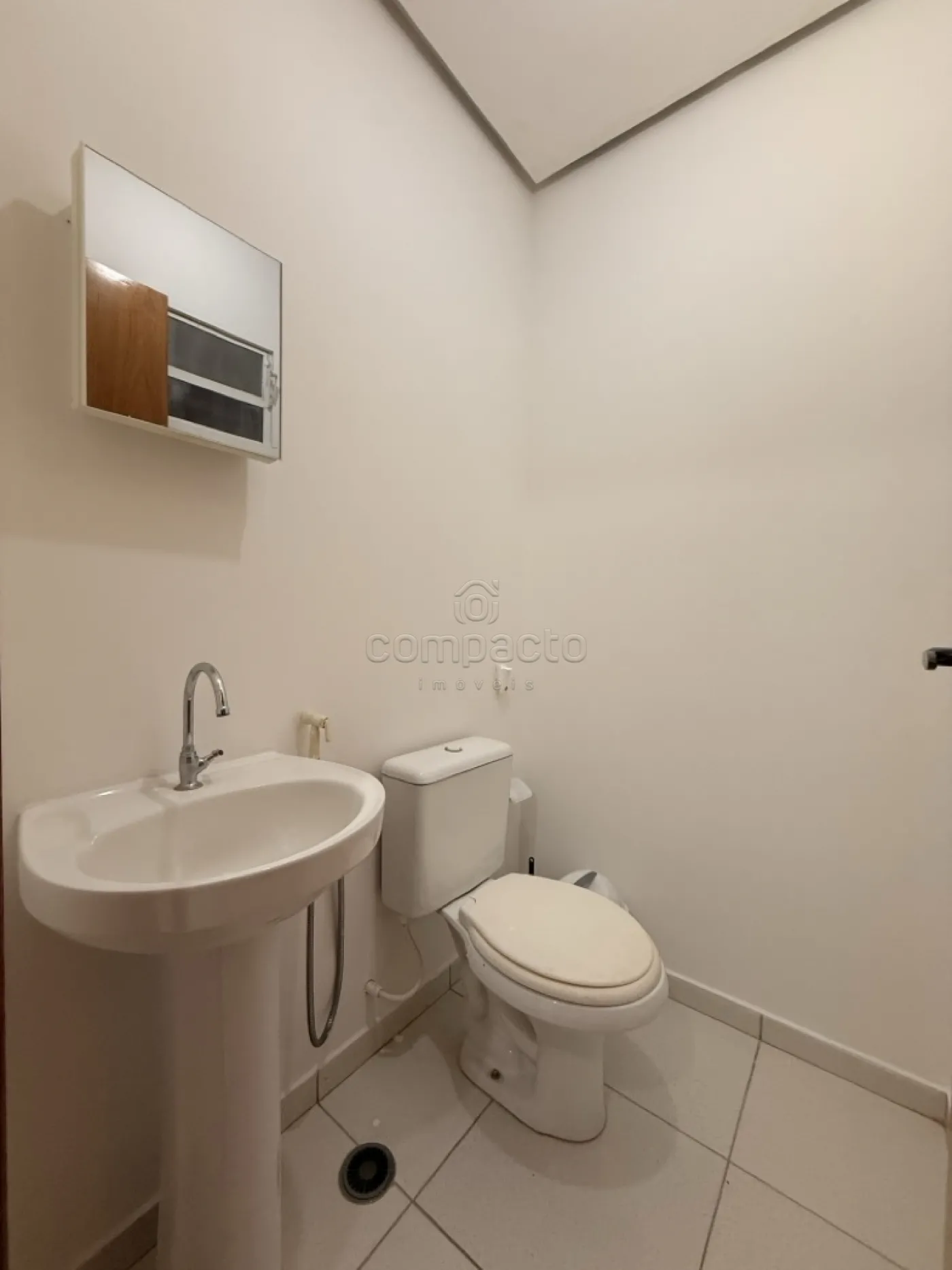 Alugar Comercial / SalaLoja Condom&iacute;nio em S&atilde;o Jos&eacute; do Rio Preto R$ 1.500,00 - Foto 11