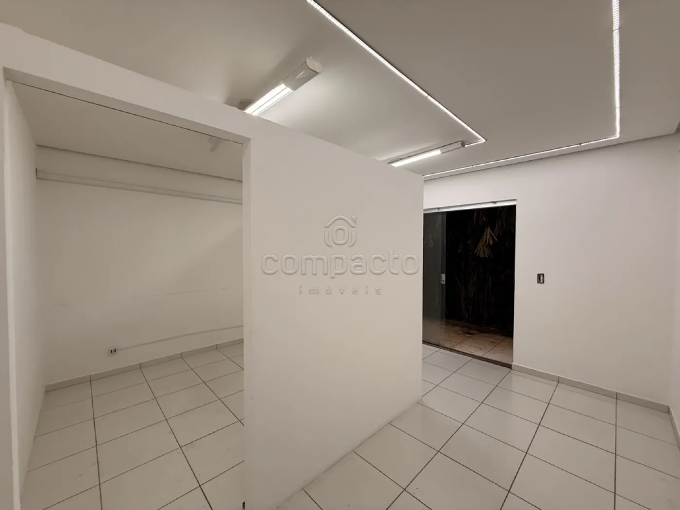 Alugar Comercial / SalaLoja Condom&iacute;nio em S&atilde;o Jos&eacute; do Rio Preto R$ 1.500,00 - Foto 12