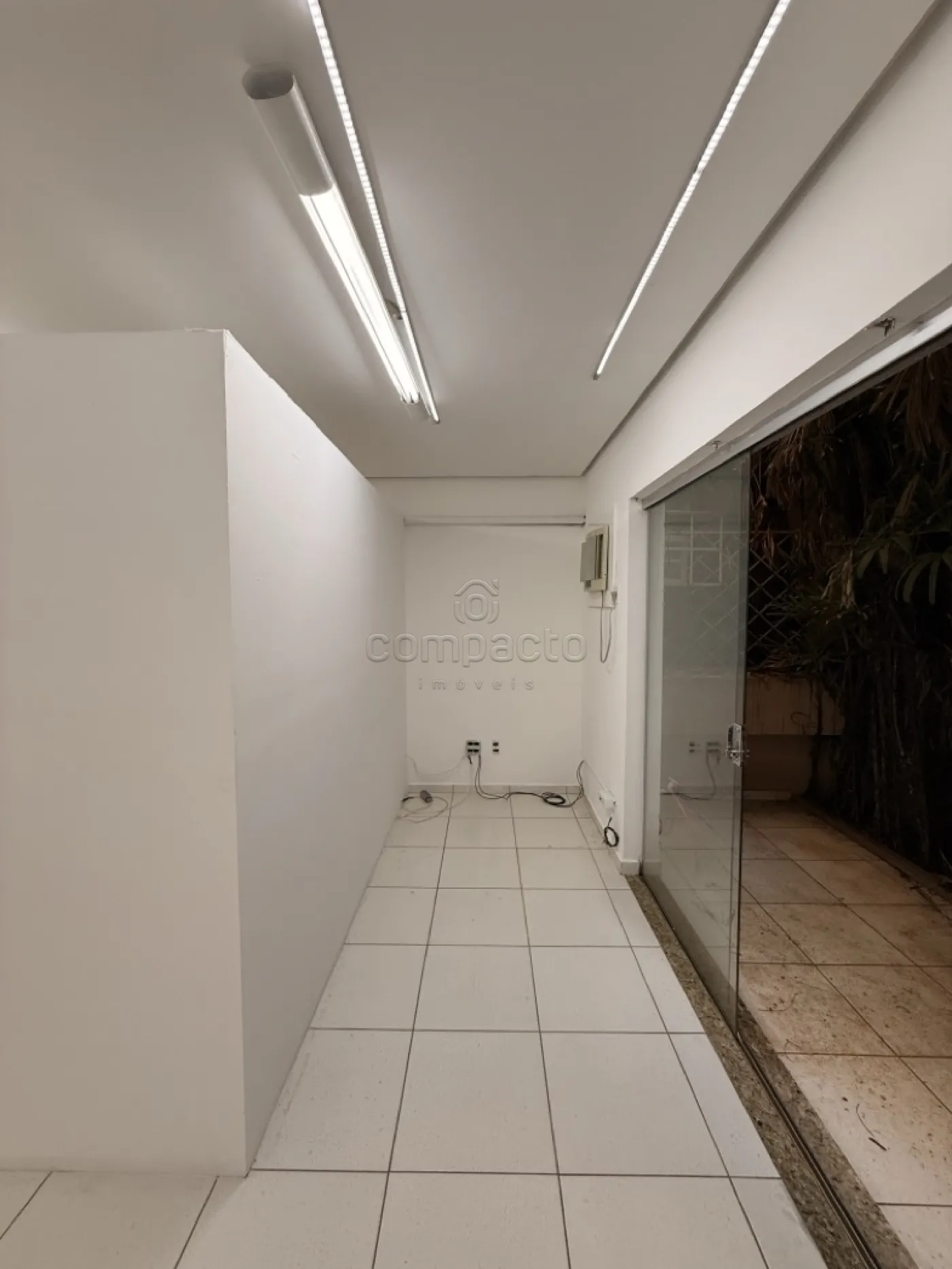 Alugar Comercial / SalaLoja Condom&iacute;nio em S&atilde;o Jos&eacute; do Rio Preto R$ 1.500,00 - Foto 14