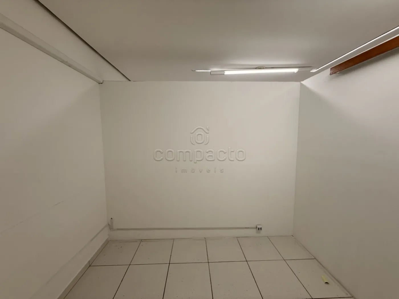 Alugar Comercial / SalaLoja Condom&iacute;nio em S&atilde;o Jos&eacute; do Rio Preto R$ 1.500,00 - Foto 20
