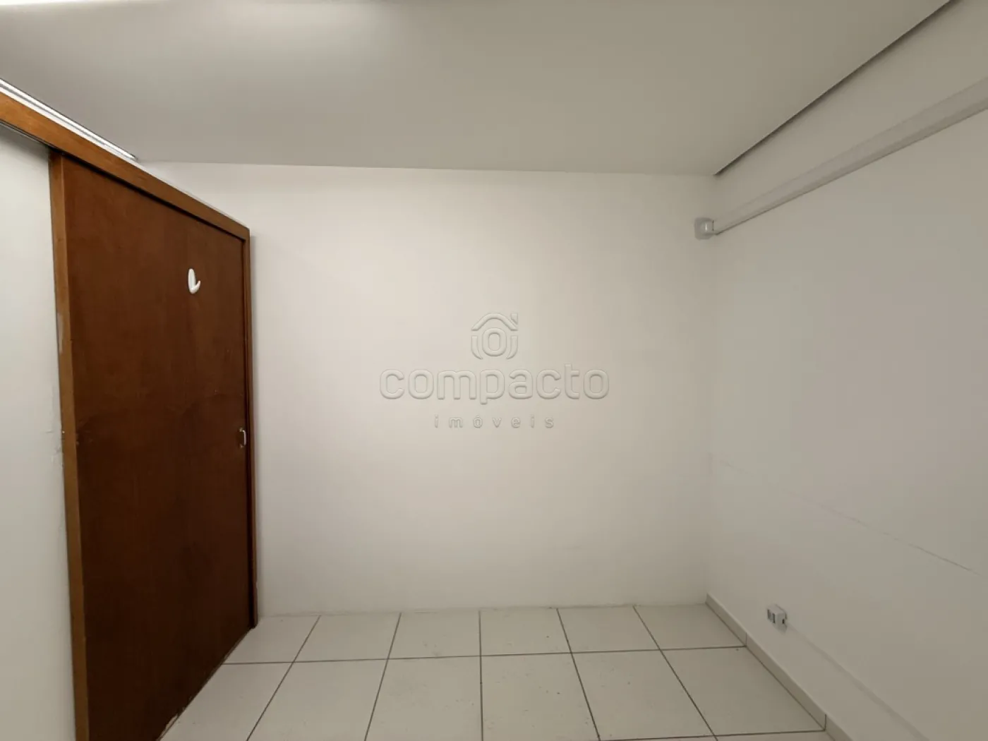 Alugar Comercial / SalaLoja Condom&iacute;nio em S&atilde;o Jos&eacute; do Rio Preto R$ 1.500,00 - Foto 21