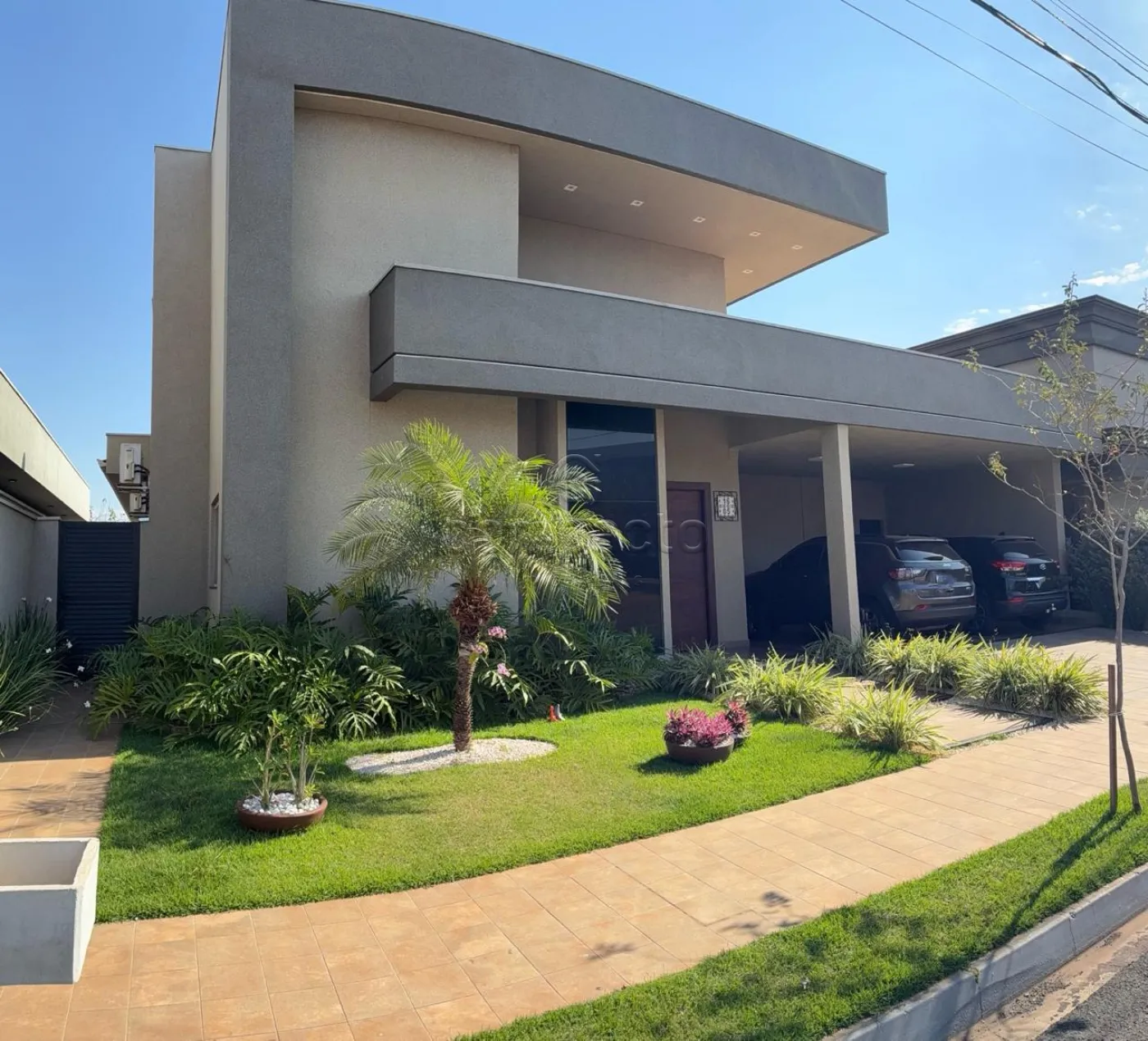Casa de Alto Padrão | Piscina | Suíte Master com Closet e Hidromassagem