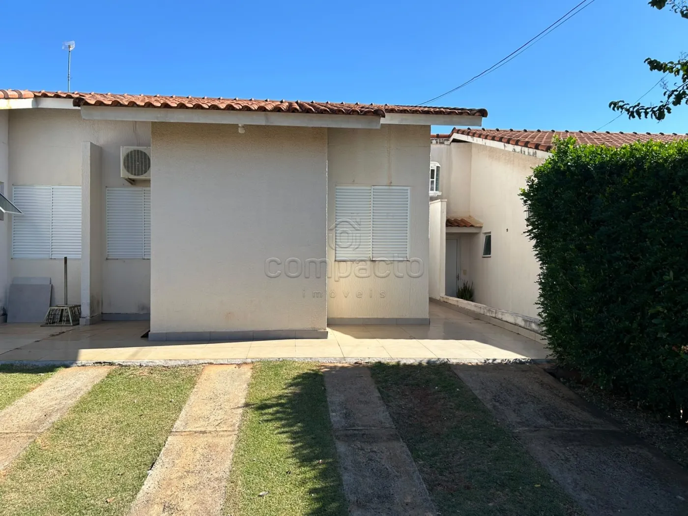 Casa 3 Dormitórios | 1 Suíte | Cozinha Planejada | Churrasqueira