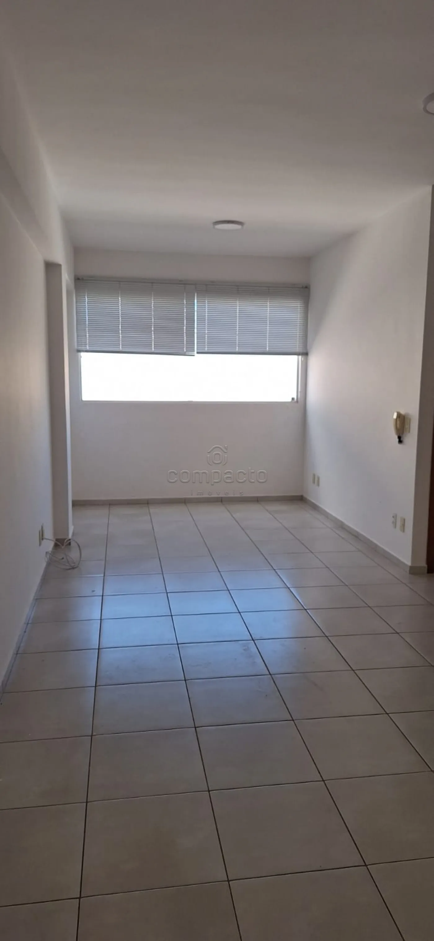 Alugar Comercial / SalaLoja Condom&iacute;nio em S&atilde;o Jos&eacute; do Rio Preto R$ 1.800,00 - Foto 1