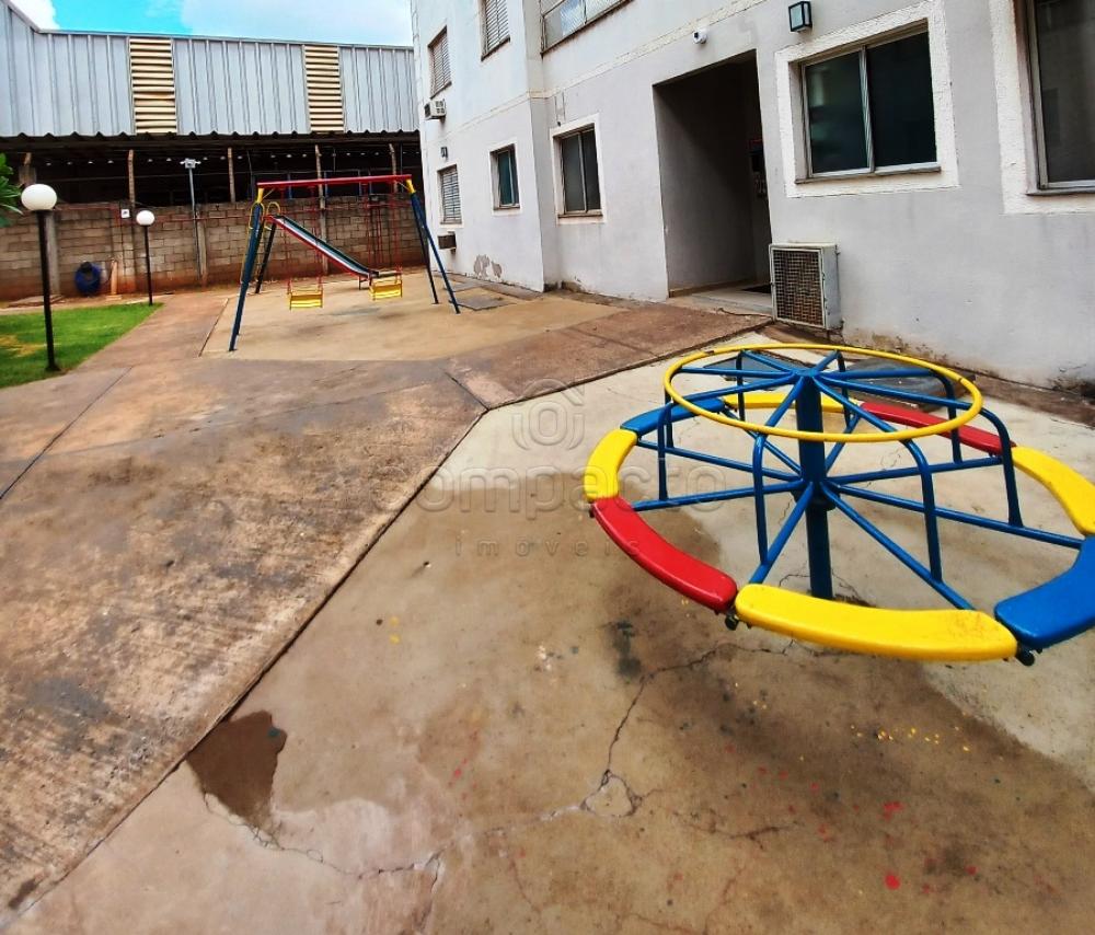 Alugar Apartamento / Padr&atilde;o em S&atilde;o Jos&eacute; do Rio Preto R$ 1.100,00 - Foto 40