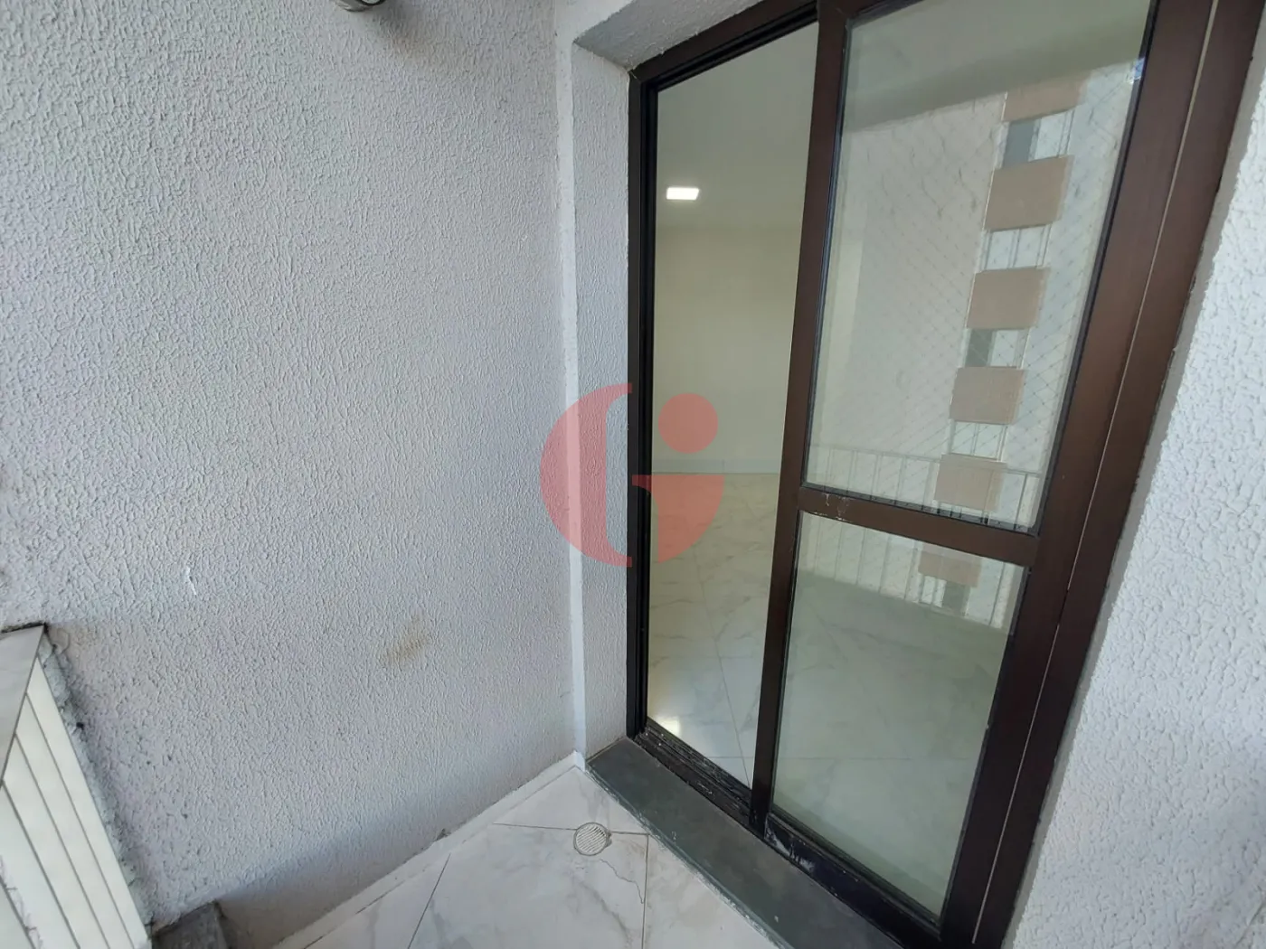 Alugar Apartamento / Padr&atilde;o em S&atilde;o Jos&eacute; dos Campos R$ 2.400,00 - Foto 3